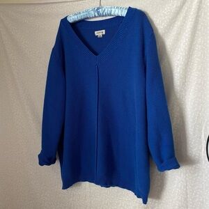 100% cotton v neck sweater from Avenue.